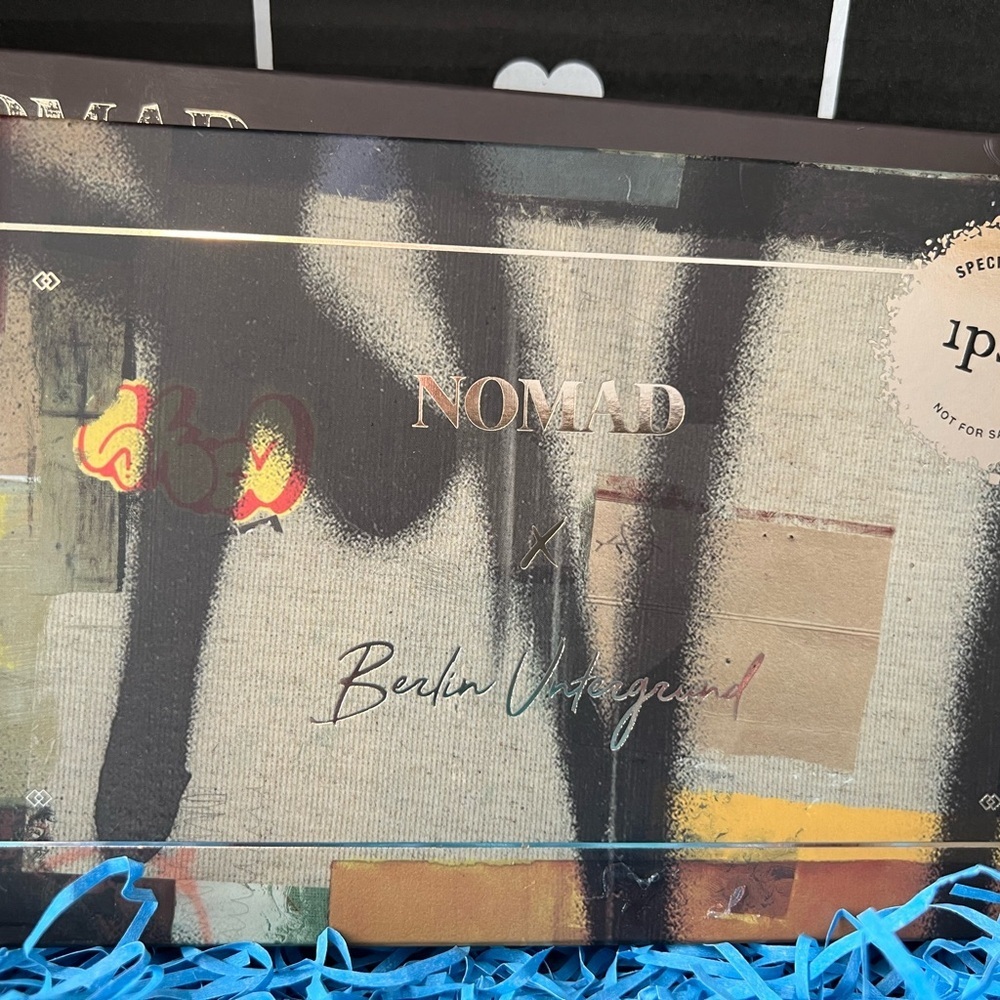 Nomad Berlin Underground Eyeshadow Palette - Picture 6 of 7